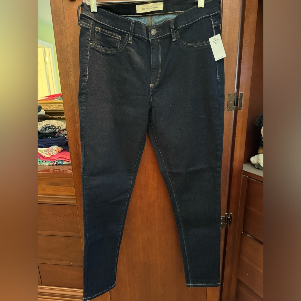 Women’s GAP easy legging
New W/ tags